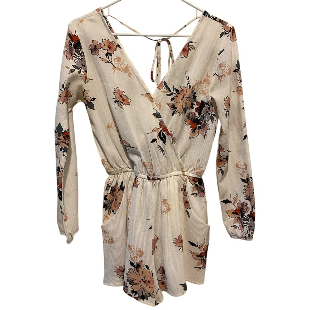 One Clothing Floral Romper XS White Pink Long Sleeve Shorts Outfit Boho Preppy